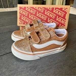 Vans Old Skool V NWT Brown and White Sneakers with Velcro Closure